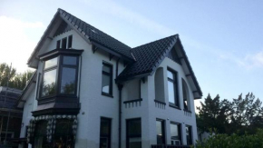 Villa Kakelbont, Leeuwarden